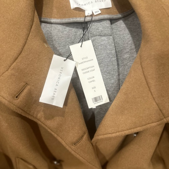 The architectural of the double-breatedf wool-blend coat - Picture 4 of 13